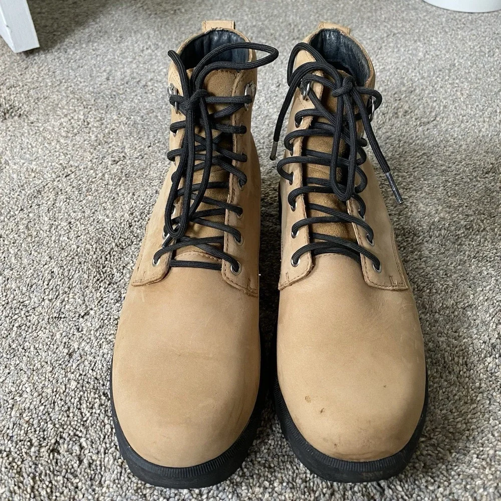 Sorel Workwear Boots Men Size 10 EU 43 Tan Leather Waterproof Rugged Outdoor